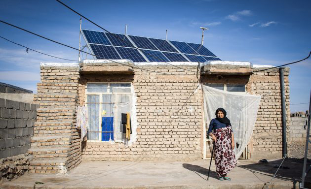 پنل خورشیدی 4 - روستاییان با پنل خورشیدی برق تولید میکنند