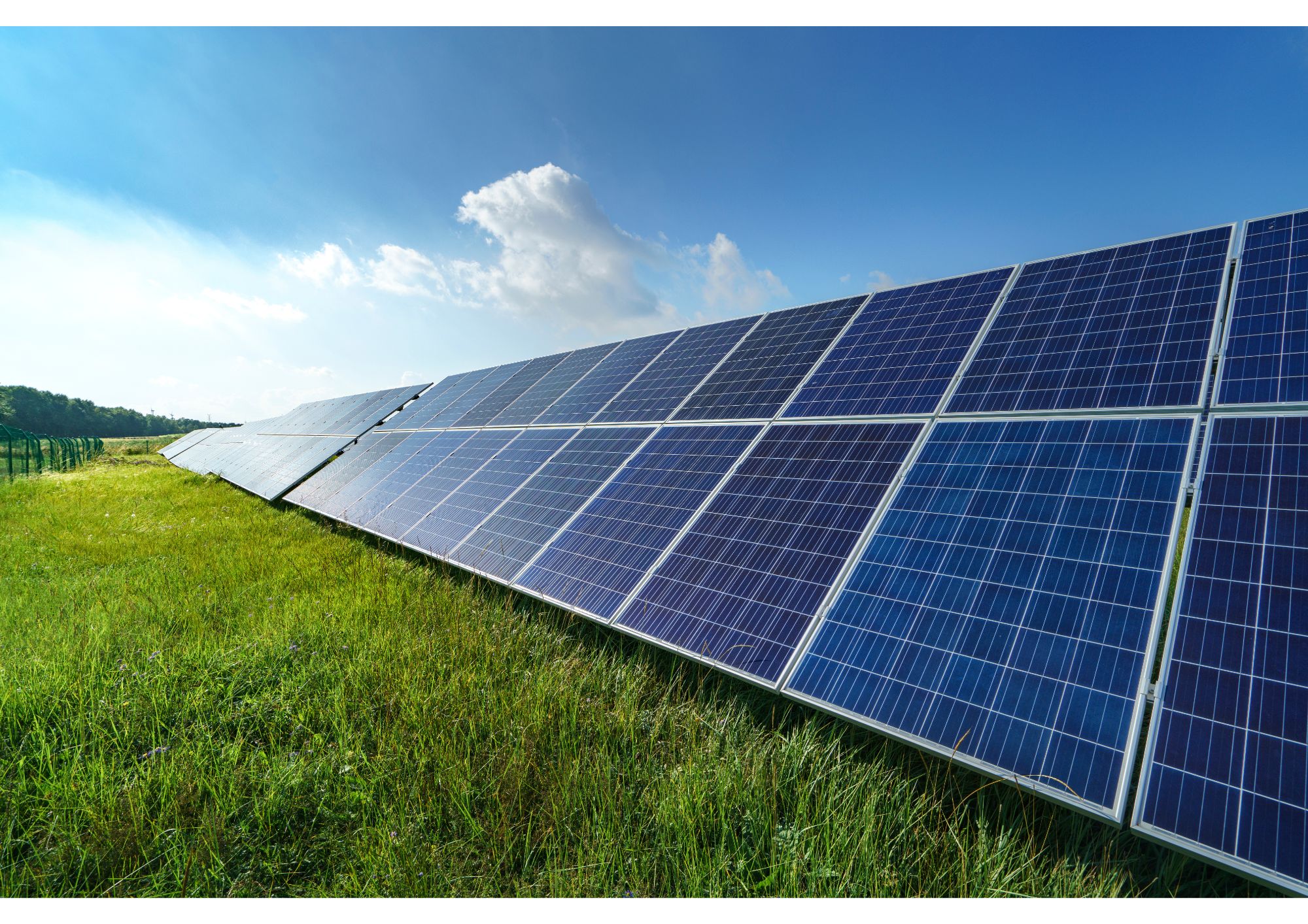 نیروگاه خورشیدی آرانیرو araniroo - تشریح گام به گام ساخت نیروگاه‌های خورشیدی از برنامه‌ریزی و طراحی تا ساخت و بهره‌برداری
