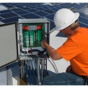 نیروگاه خورشیدی تابلو نیروگاه 1آرانیرو 180x180 - تشریح گام به گام ساخت نیروگاه‌های خورشیدی از برنامه‌ریزی و طراحی تا ساخت و بهره‌برداری