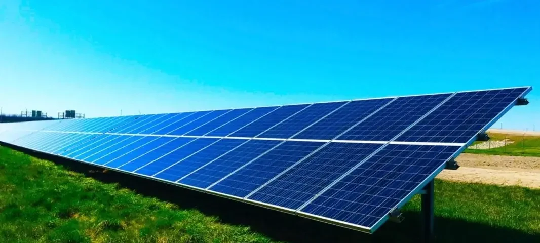 ماشین 12 اینچی CZ رانا در خط تولید برای ساخت پنل خورشیدی