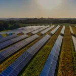 نمای سایت Mammoth Solar متعلق به MN8 Energy در شهرستان Kanawha، ویرجینیای غربی
