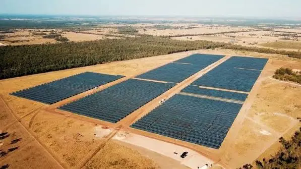 نیروگاه خورشیدی چینچیلا با پنل خورشیدی؛ عکس از ریزن انرژی استرالیا